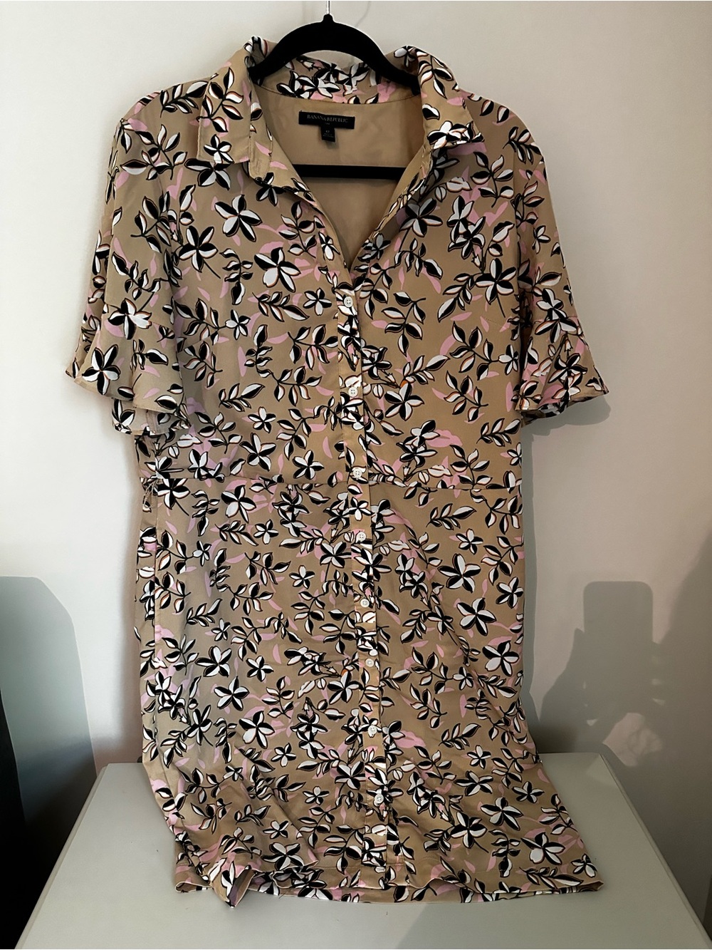 Beige Floral Short-Sleeve Button-Up Shirt